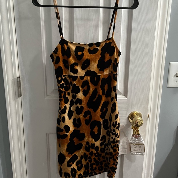 EUC Leopard Print Form Fitting Mini Dress - Picture 6 of 6